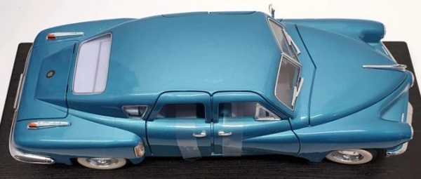 Road Signature Tucker Torpedo 1948 DieCast Model in original box (3711)